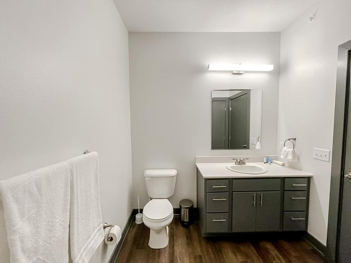Sleepover 1Bd 1Ba Des Moines Apartments ภายนอก รูปภาพ