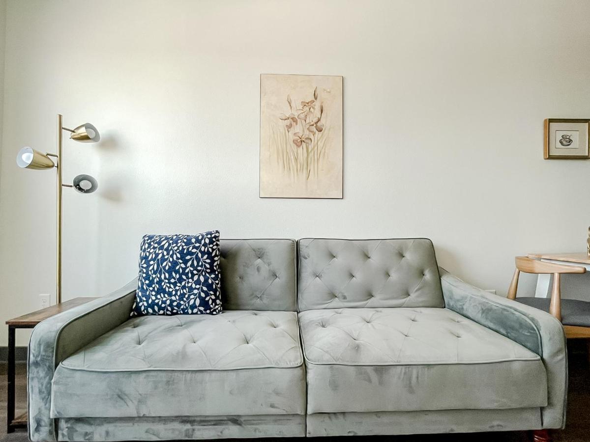 Sleepover 1Bd 1Ba Des Moines Apartments ภายนอก รูปภาพ