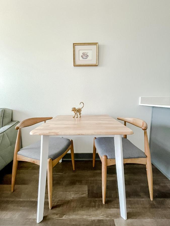 Sleepover 1Bd 1Ba Des Moines Apartments ภายนอก รูปภาพ