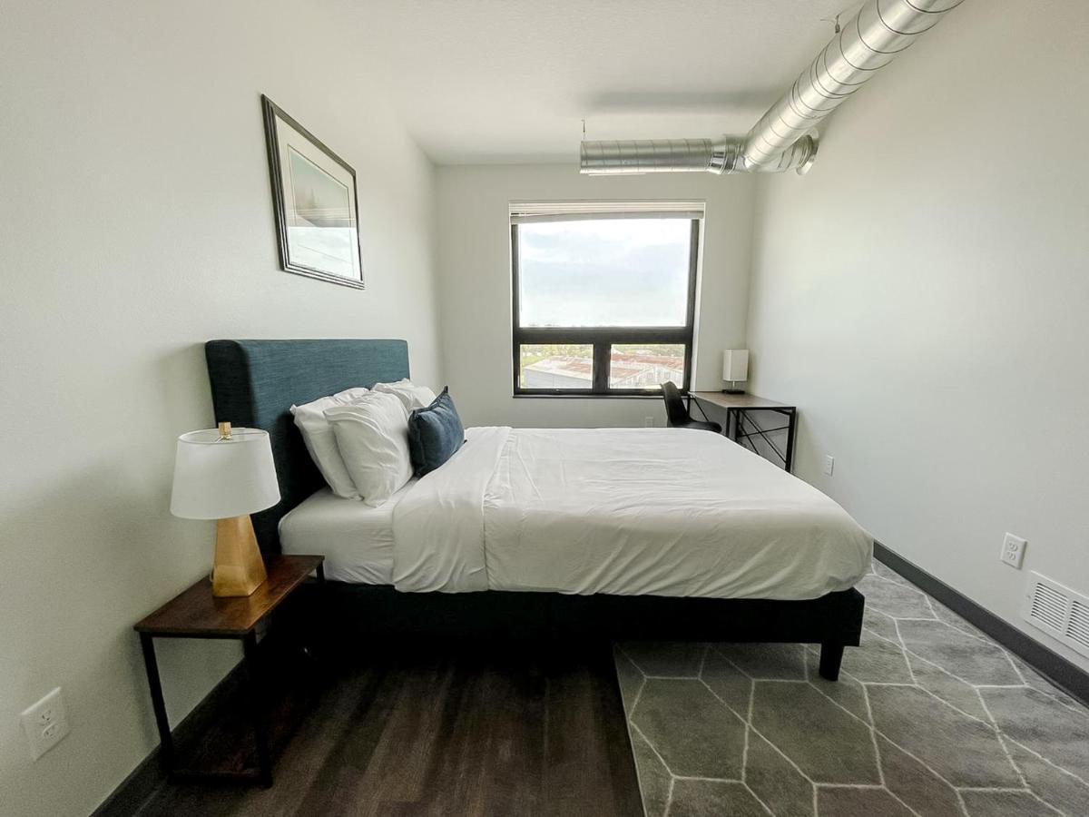 Sleepover 1Bd 1Ba Des Moines Apartments ภายนอก รูปภาพ