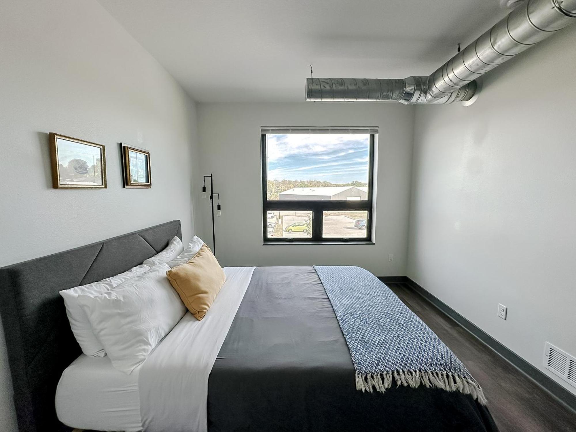 Sleepover 1Bd 1Ba Des Moines Apartments ภายนอก รูปภาพ